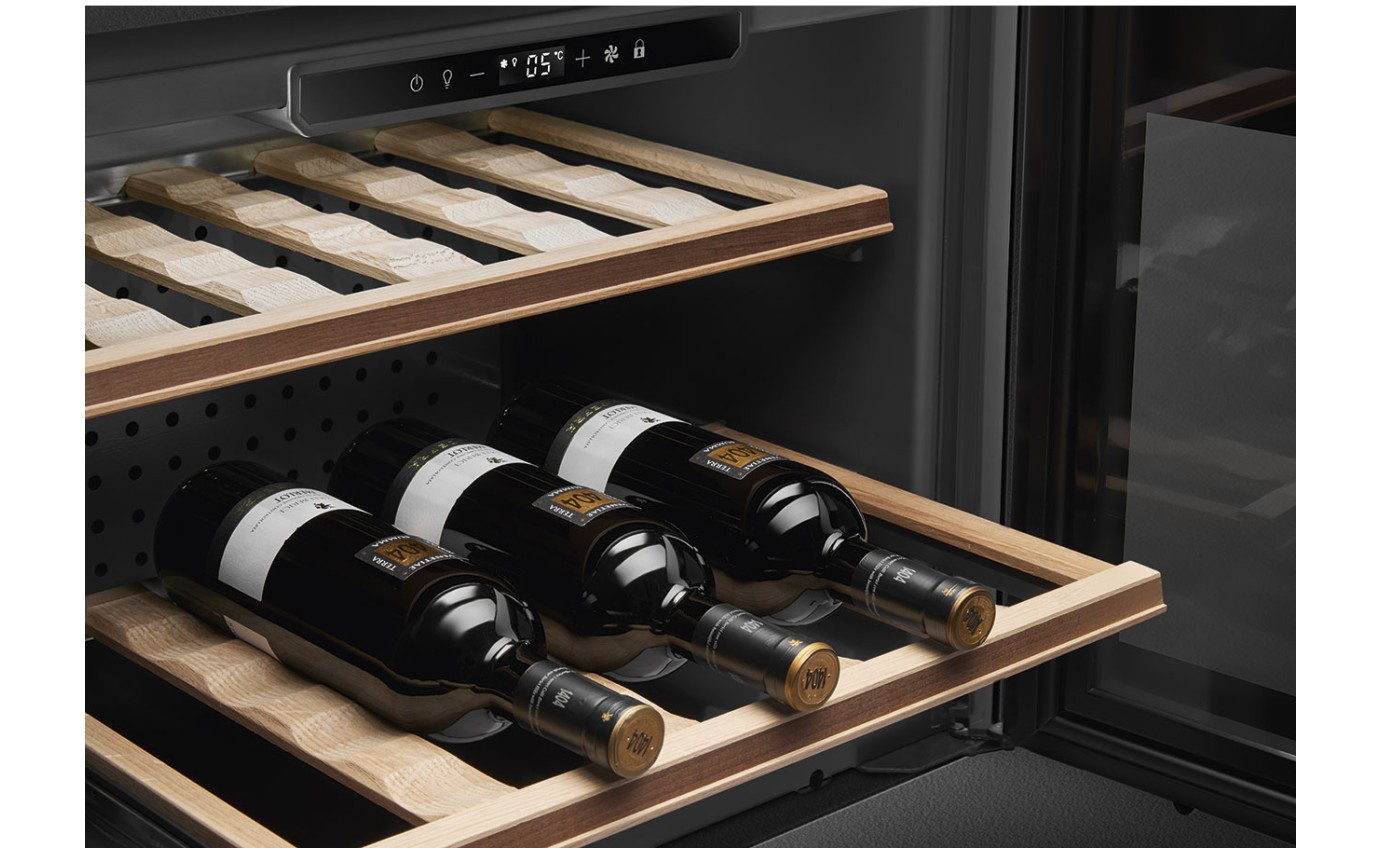 Smeg 45cm Linea Compact Wine Cellar (Midnight Black) CVI121B3