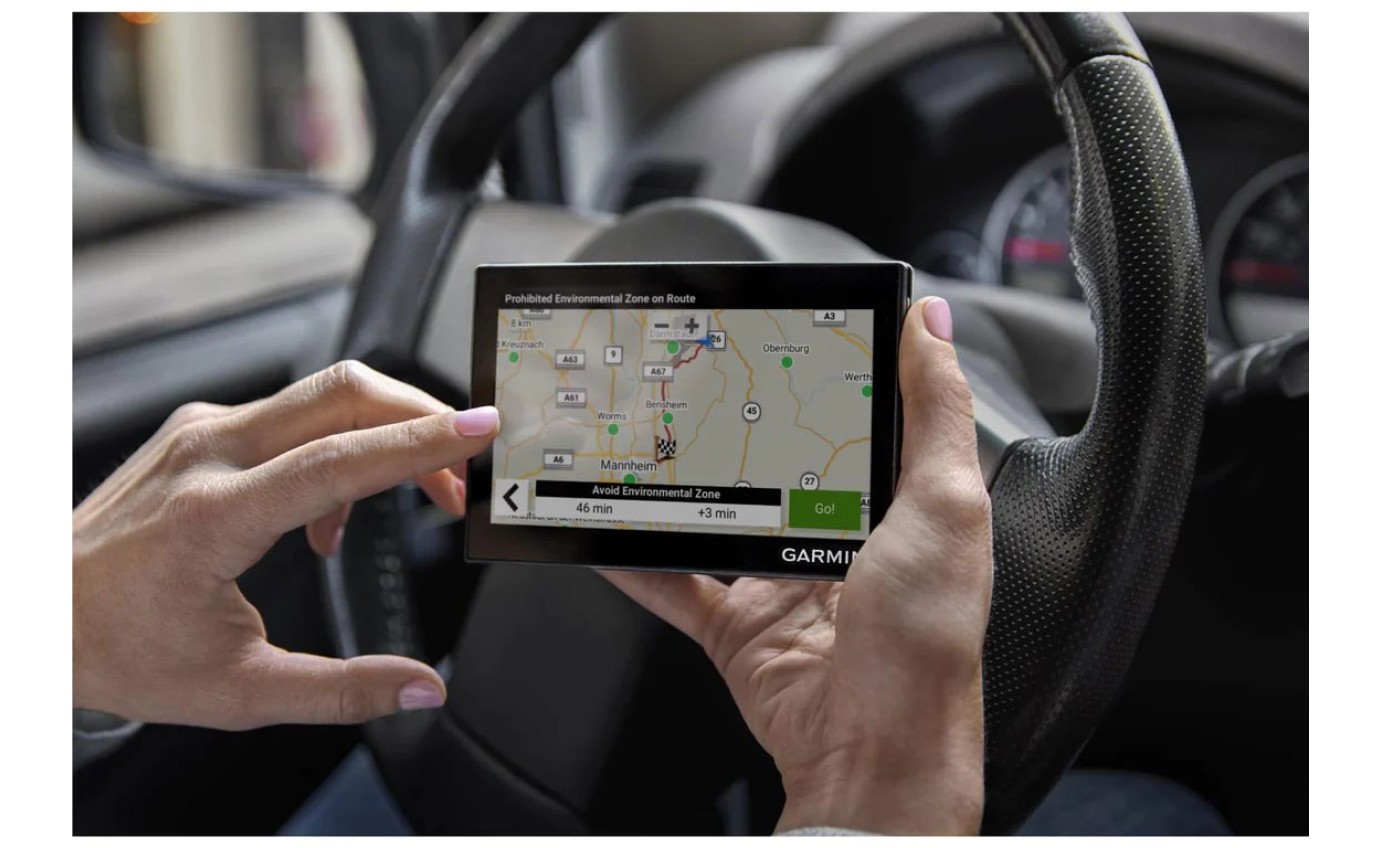 Garmin 5 inch Drive&trade; 53 & Live Traffic GPS 0100285820