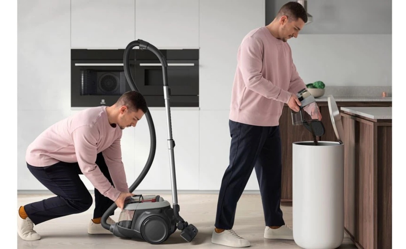Electrolux UltimateHome 700 Bagless Vacuum Cleaner (Urban Grey) EFC71622GG