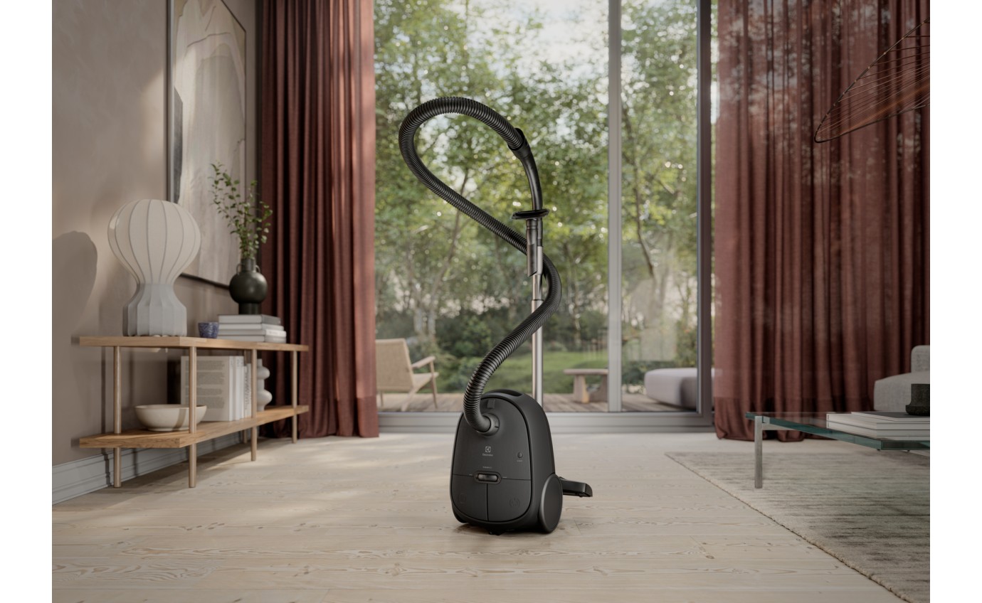 Electrolux Clean 600 Bagged Vacuum Cleaner EFB61112