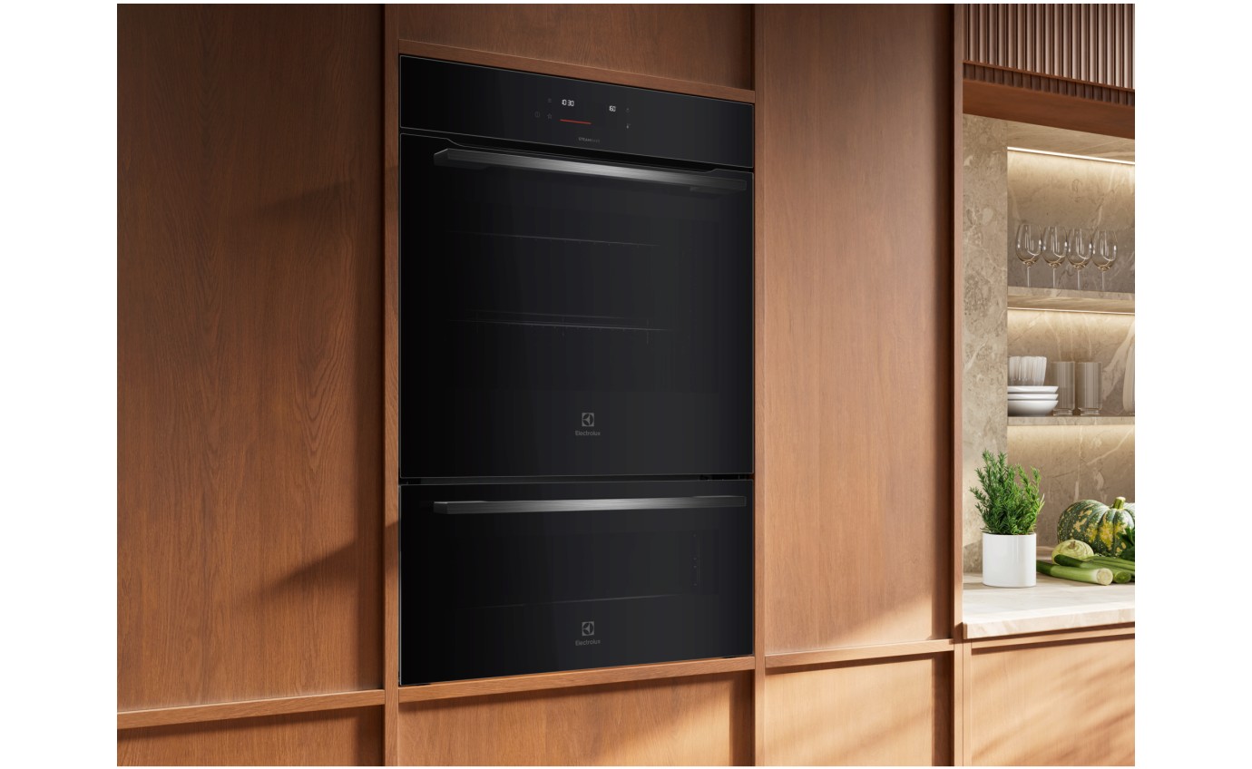 Electrolux 60cm 600 Series Pyrolytic Double Oven with SteamBake (Black) EVEP6626DF