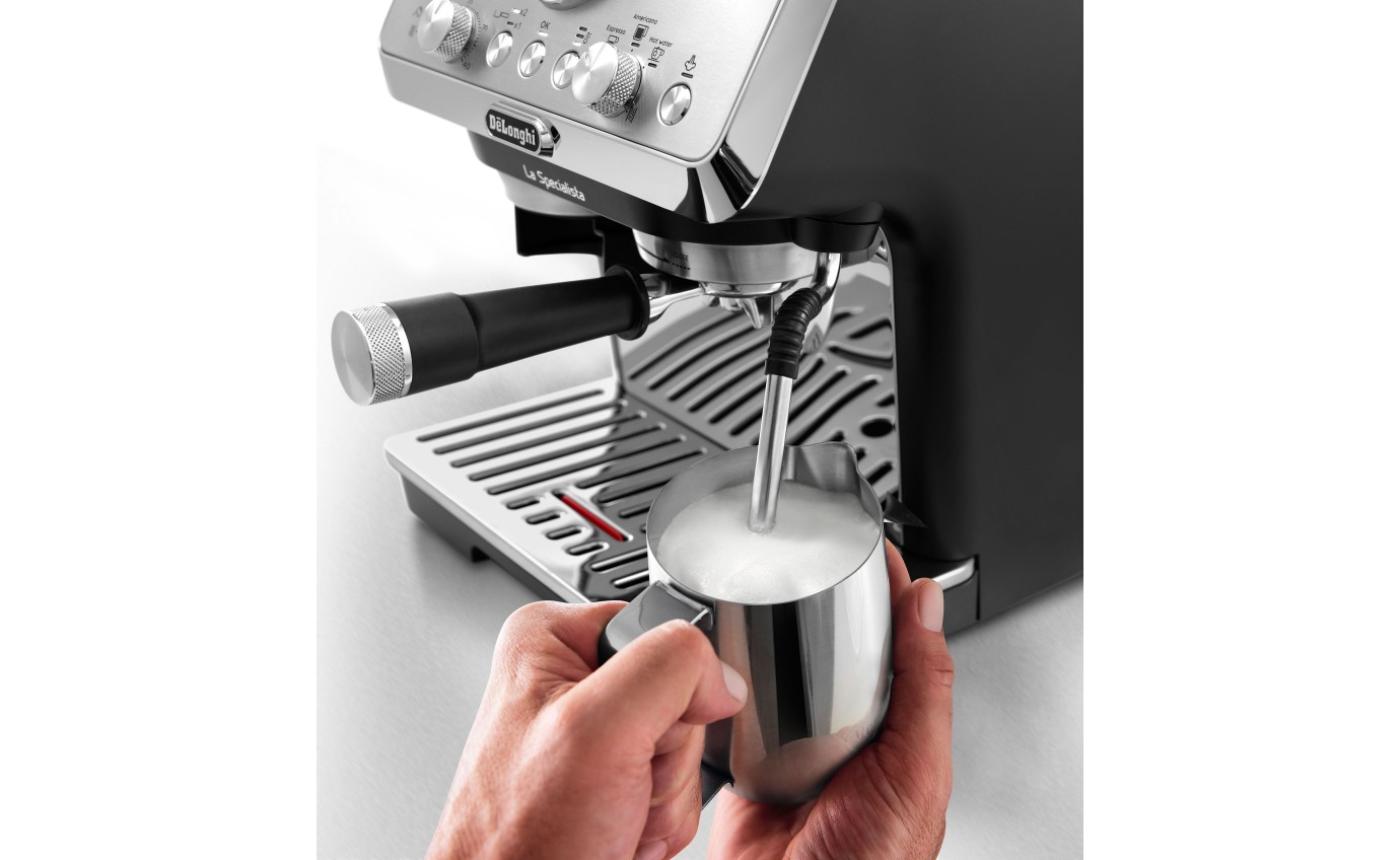 DeLonghi La Specialista Arte Manual Pump Coffee Machine EC9155MB