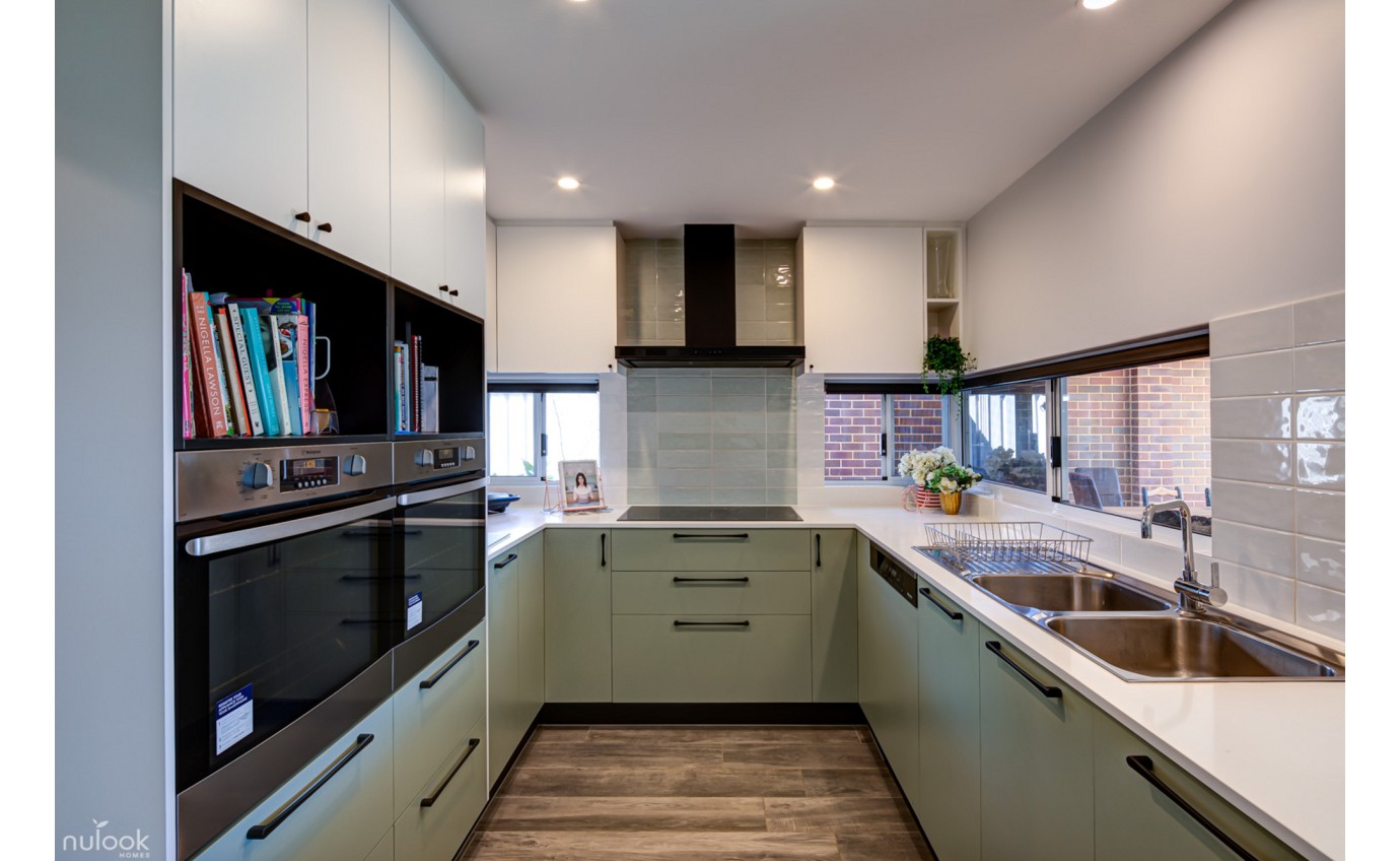 Schweigen 900mm Silent Wallmount Rangehood (Black) DS3326B9ST