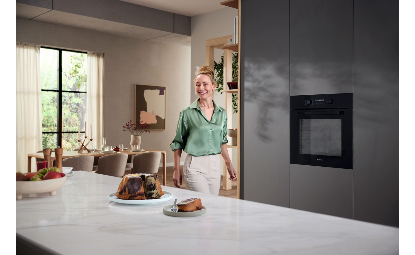 Miele 60cm Built-in Pyrolytic Oven (Obsidian Black) H2861BPOB