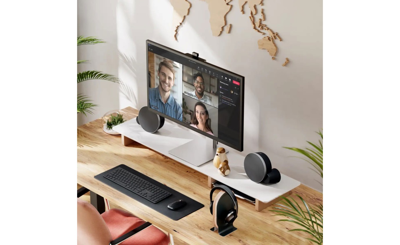 ALOGIC 32 inch Clarity Max Pro Rotating 4K Monitor with USB-C Power Delivery and Webcam 32C4KPDW