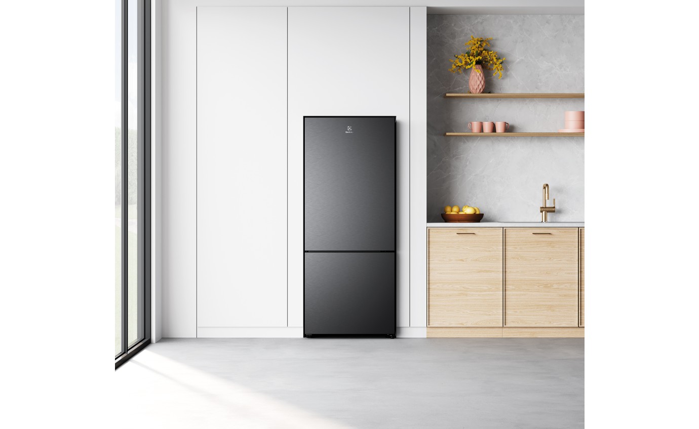 Electrolux 425L Bottom Mount Fridge (Matte Black) EBE4302BDR