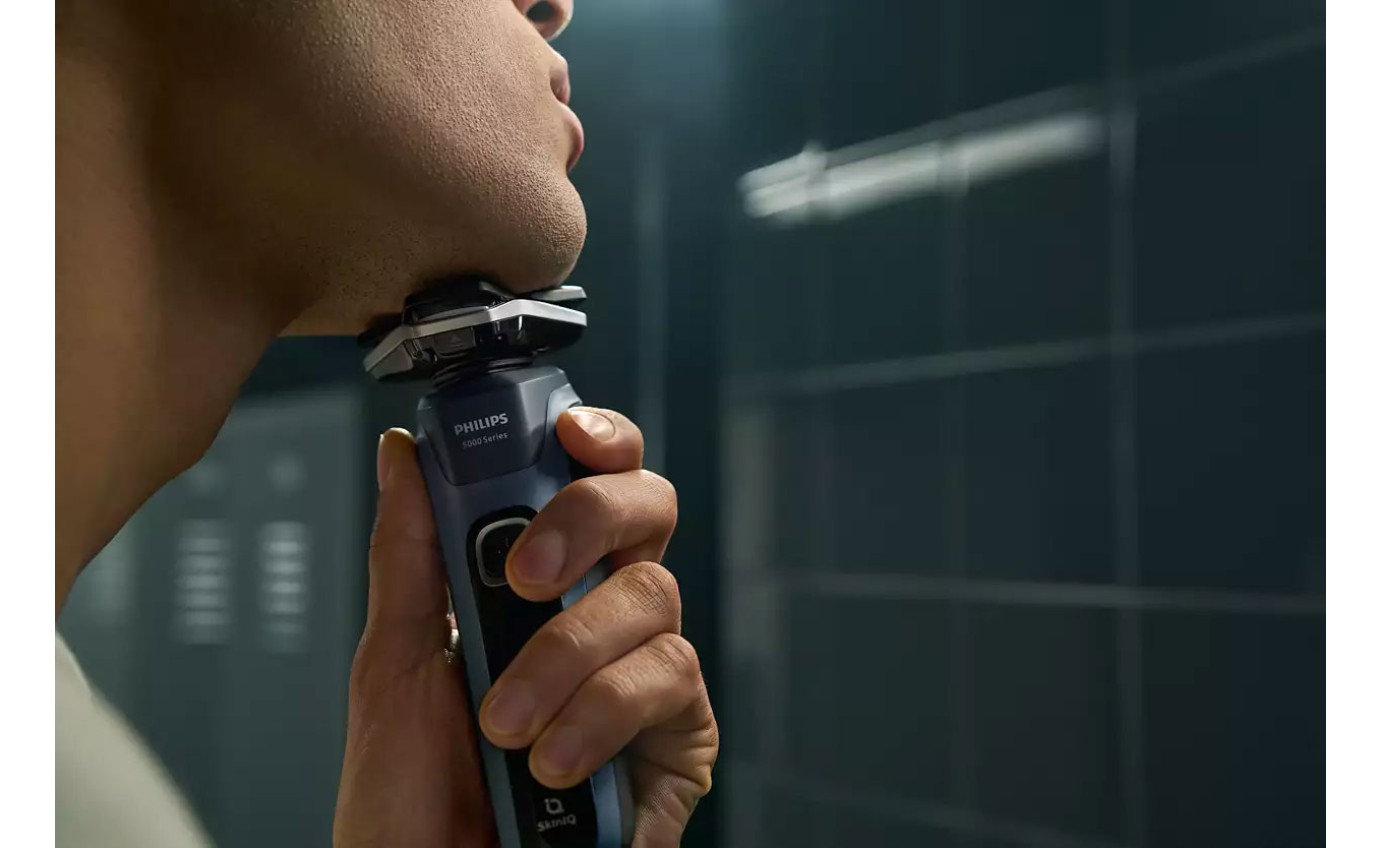 Philips Wet & Dry Electric Shaver S588020