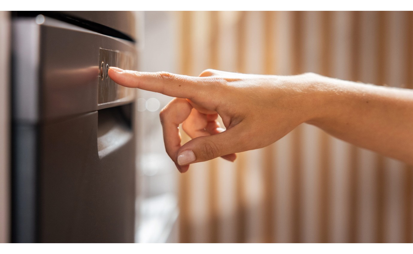 Haier 60cm 300 Series Freestanding Dishwasher (Black) HDW13F0B1