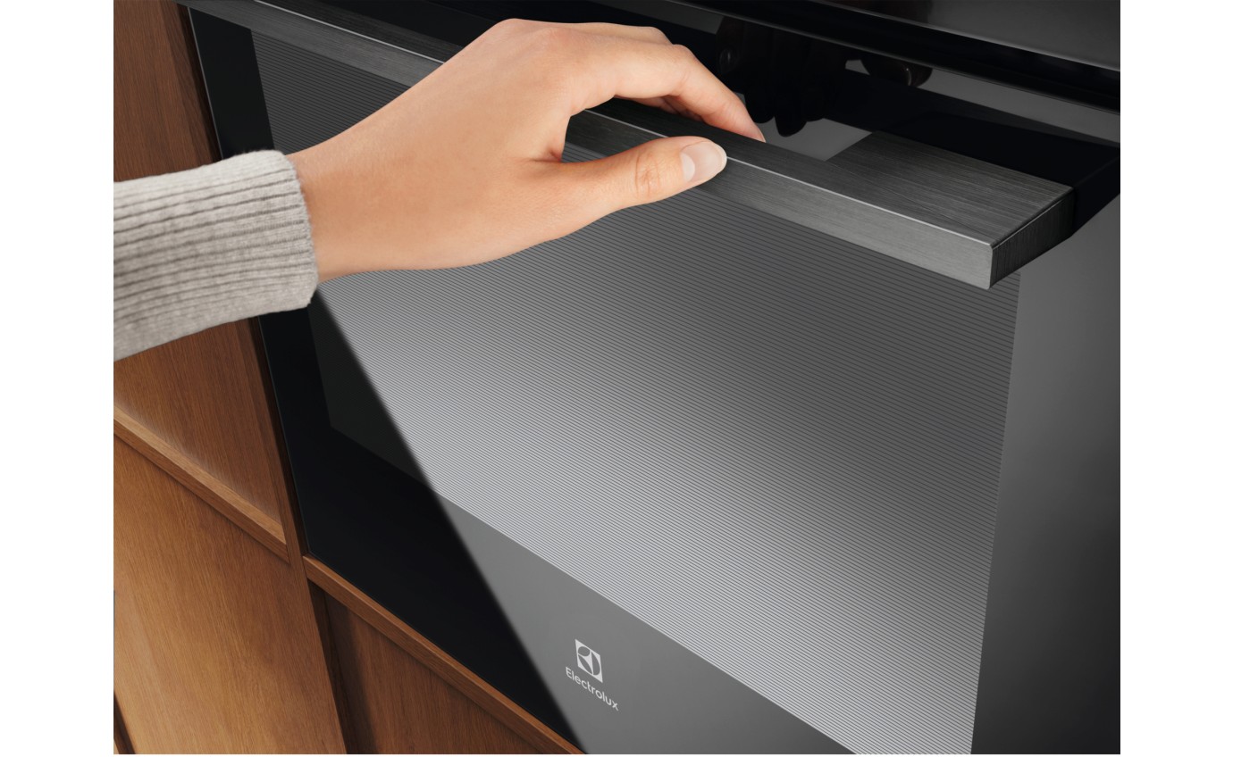 Electrolux 60cm 800 Series Full Steam Oven with Food Probe (Black) EVES6810BF