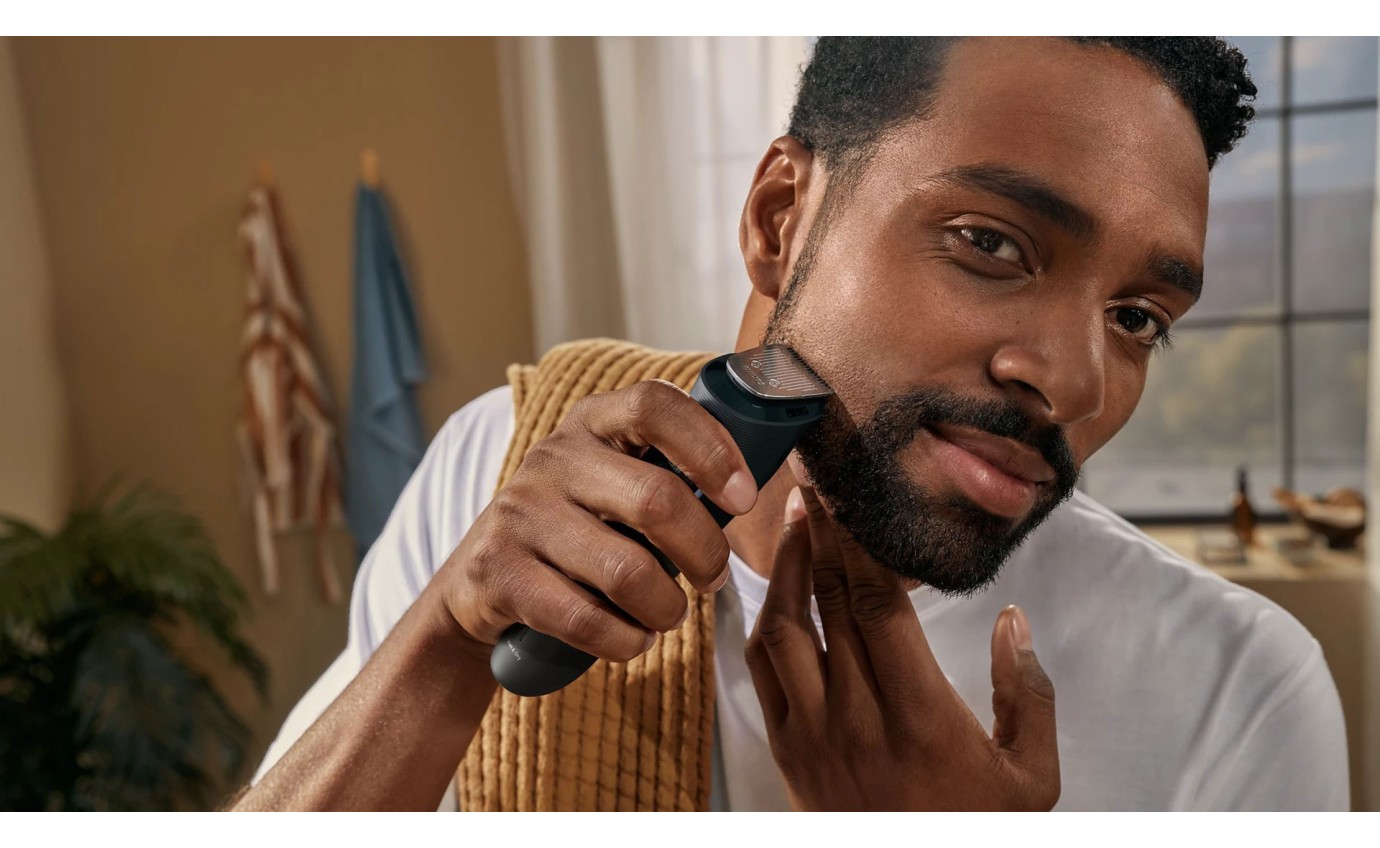 Philips Series 5000 Beard Trimmer (Black) BT577515