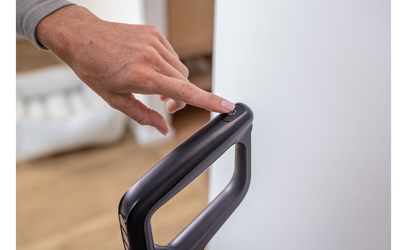 Bissell CrossWave&reg; OmniForce&trade; EdgeFind&trade; Cordless Vacuum & Mop 4325F