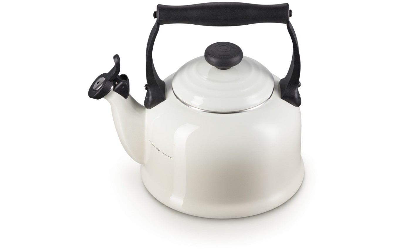 Le Creuset 2.1L Traditional Kettle (Meringue) 40102027160000