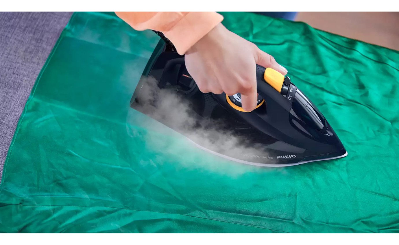 Philips 7000 Series Azur Steam Iron DST706020