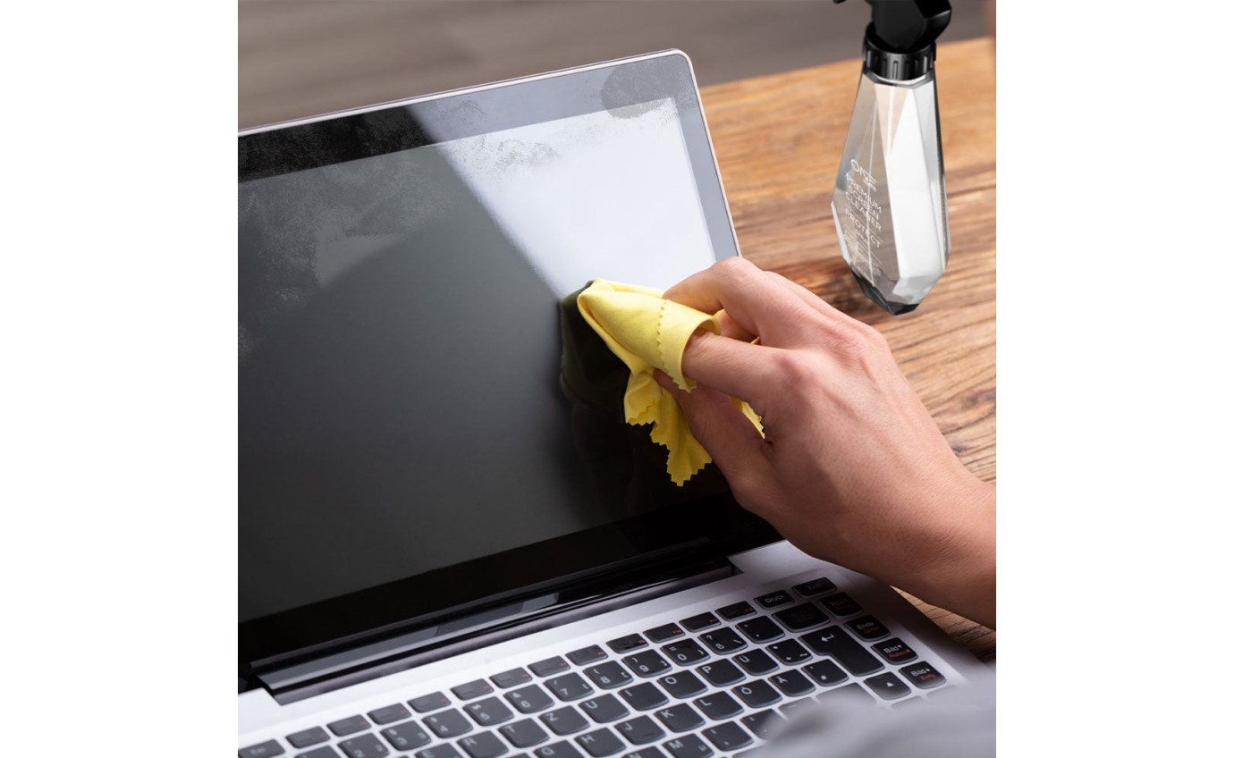 One Products 200ml Premium TV Screen Clean Spray Bottle & Cloth OSSC001