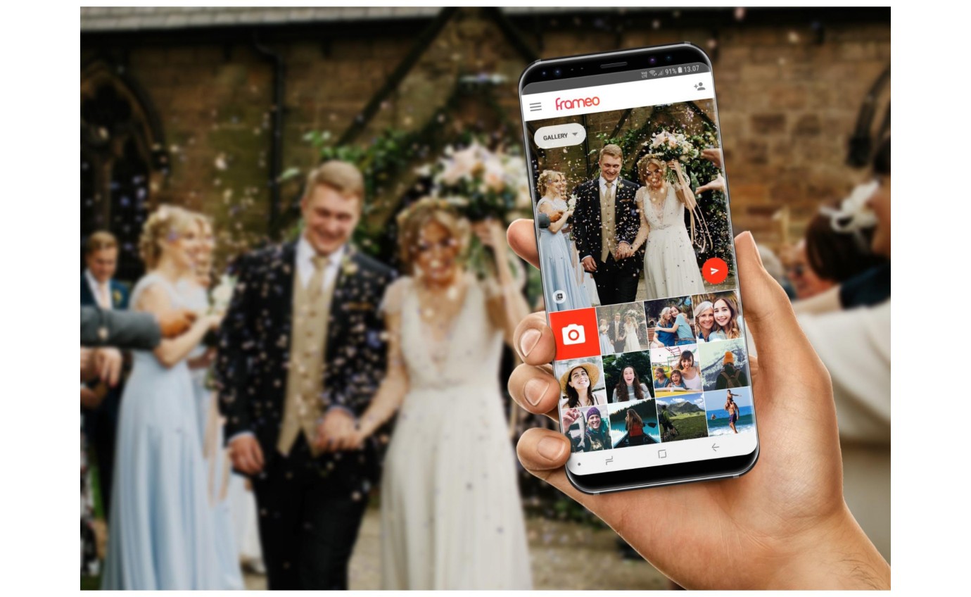 Jackson Frameo 7 inch Smart Photo Frame (White Oak) DPF1097