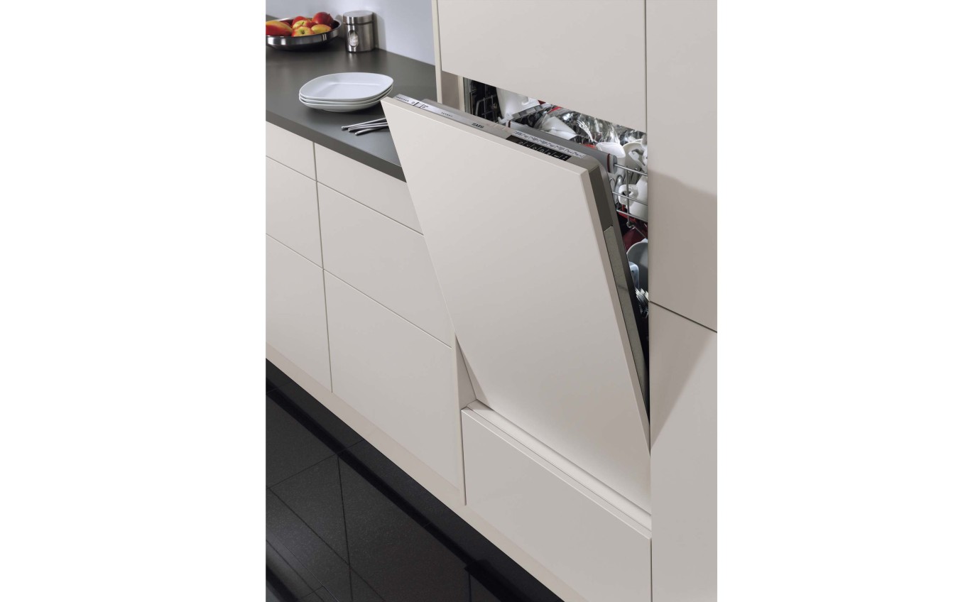 AEG 60cm Fully Integrated Dishwasher FBF9433SBA